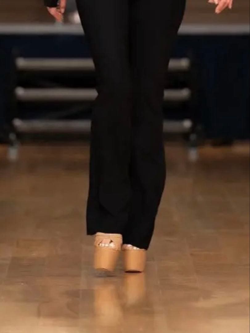 希少Jojo Bragais 16cmヒール サンダル Megan（ベージュ）