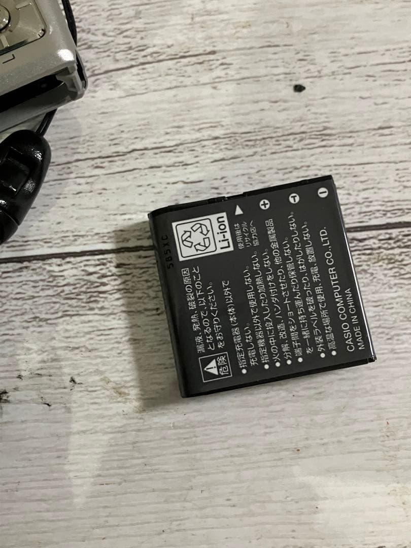 CASIO EXILIM シルバー デジタルカメラEX-Z500