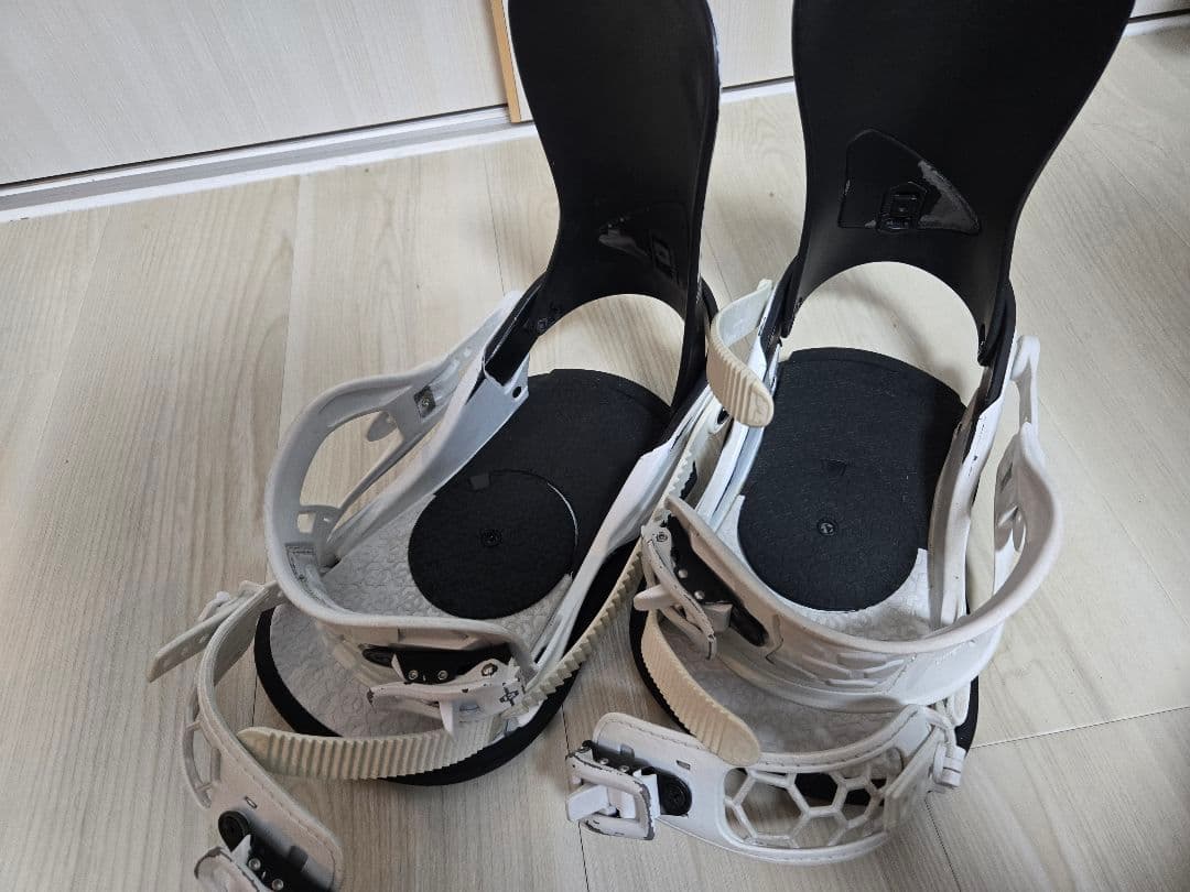 Union Strata 22-23 Mサイズ ビンディング ホワイト