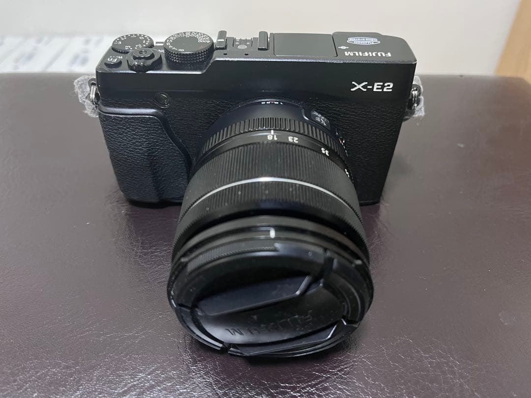 FUJIFILM X-E2 ミラーレス一眼 本体とズームレンズ
