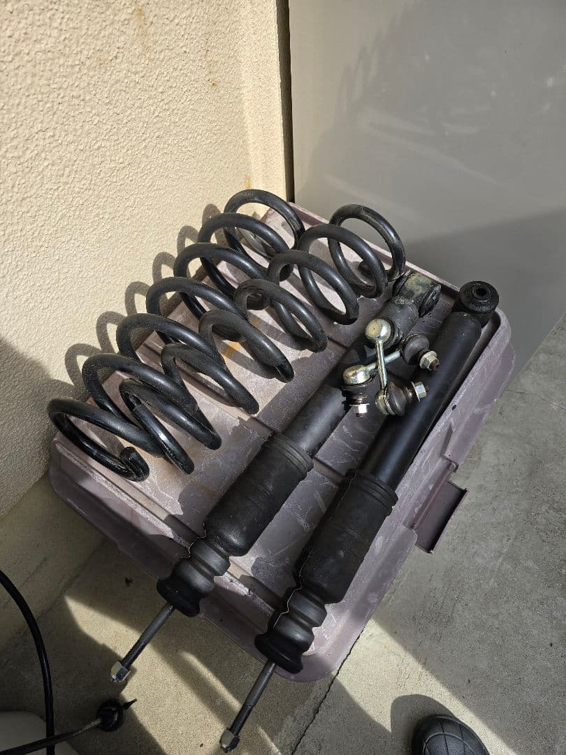 デリカD5 後期　純正サスペンション