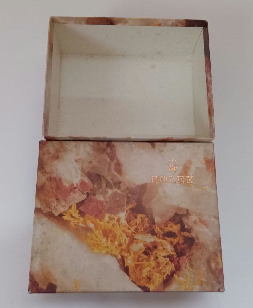 ロレックス 赤 空箱