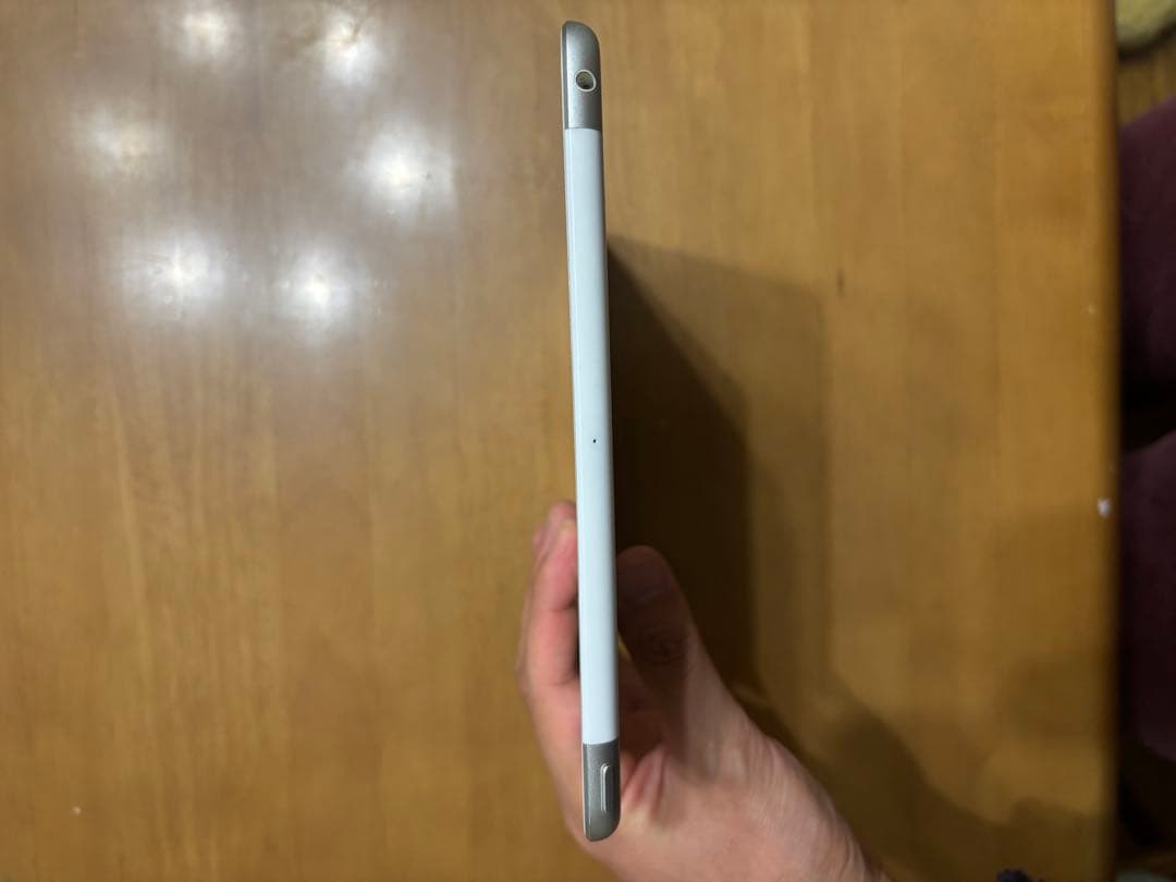 iPad第六世代（Wi-Fi+ Cellular）32GB