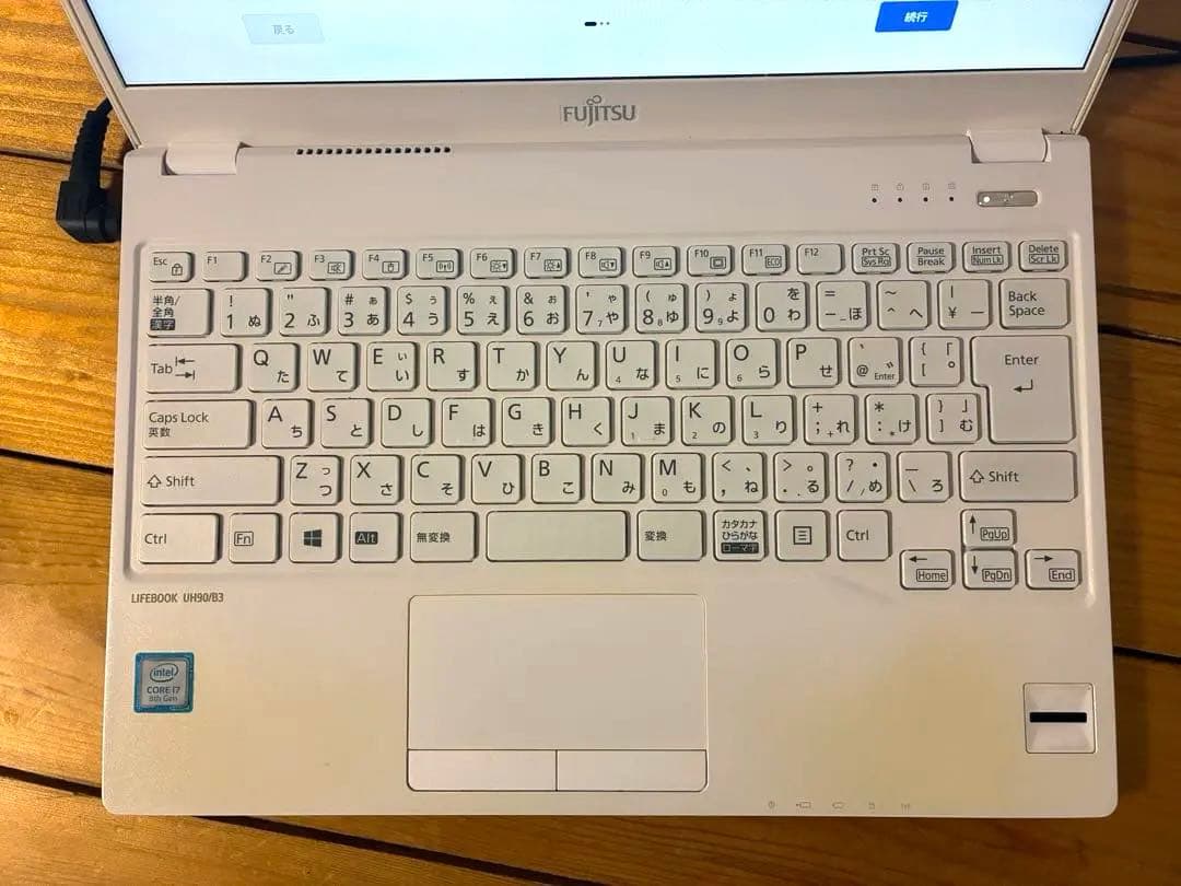 富士通 LIFEBOOK UH90/B3 ホワイト 13.3インチ