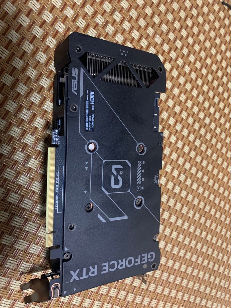 ASUS デュアルファン グラフィックボード