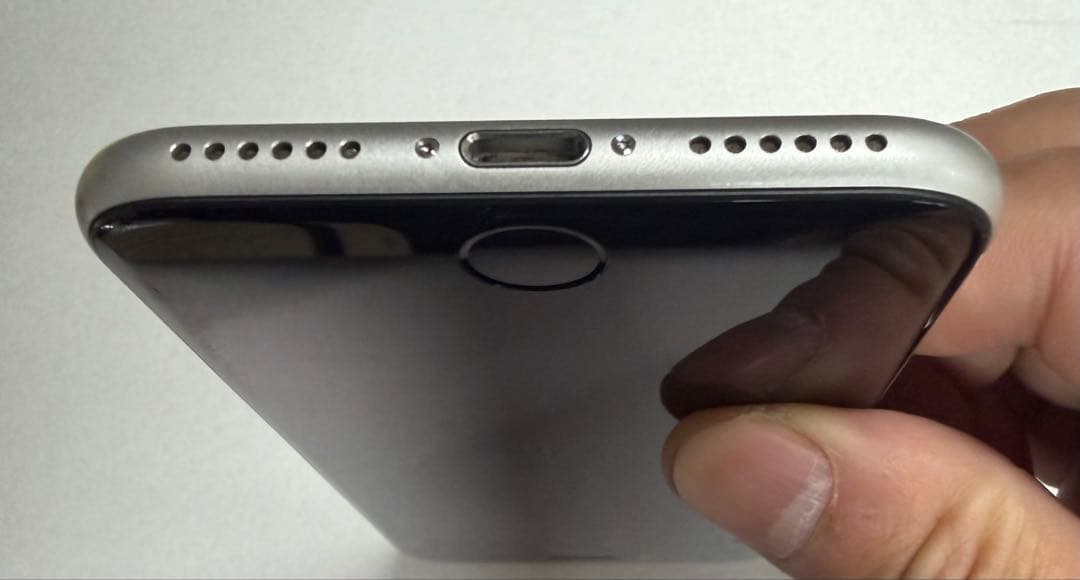 Apple iPhone SE2ホワイト 本体