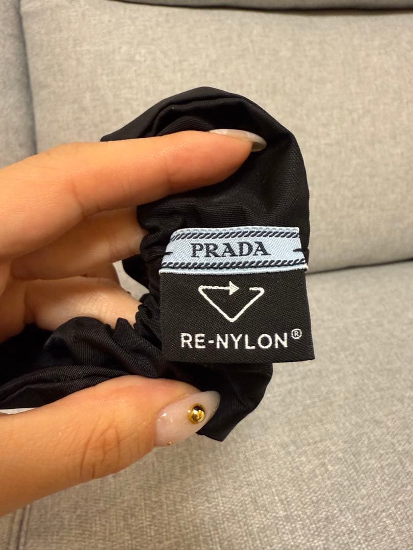 PRADA Re-Nylon シュシュ ブラック