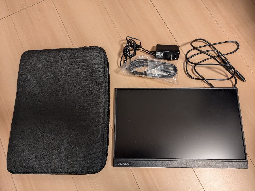 15.6インチ フルHD IODATAモバイルモニター ケース付き