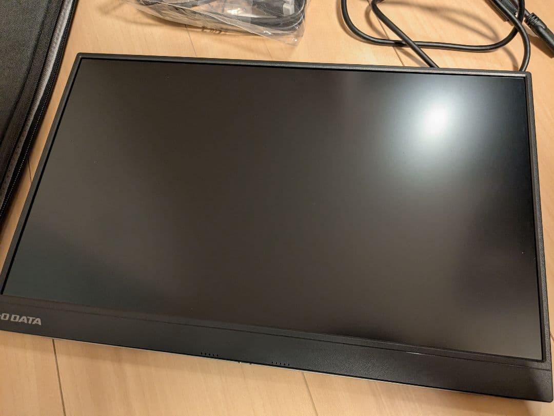 15.6インチ フルHD IODATAモバイルモニター ケース付き