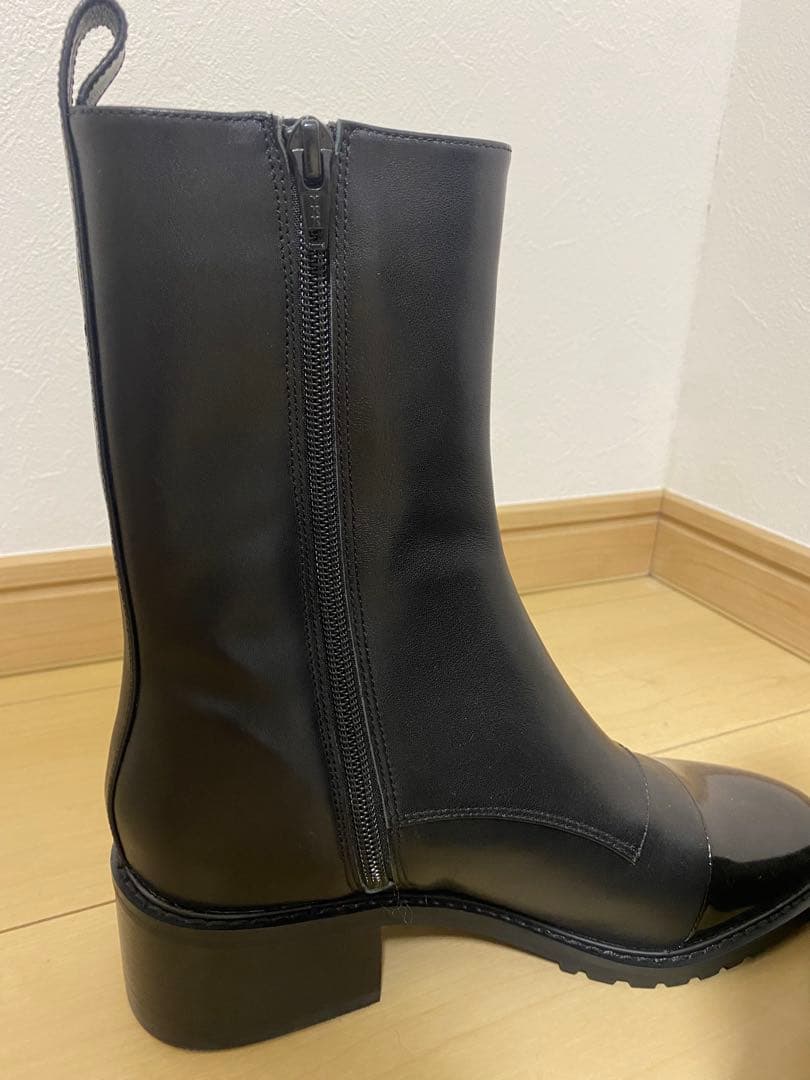 TSURU By MARIKO OIKAWA 未使用試着のみ　ショートブーツ