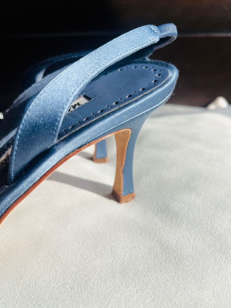 セール❣️Manolo Blahnik ハイヒール　ブルー　パンプス