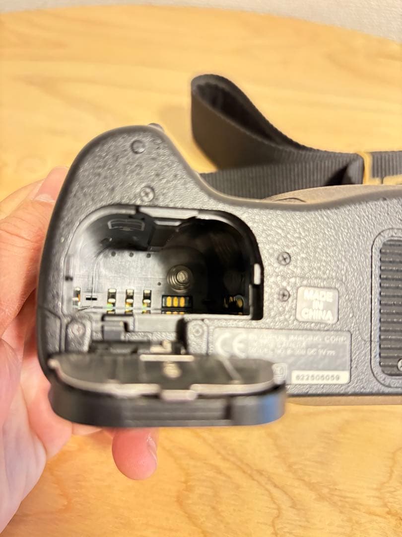 OLYMPUS E-300 デジタル一眼レフカメラ 本体