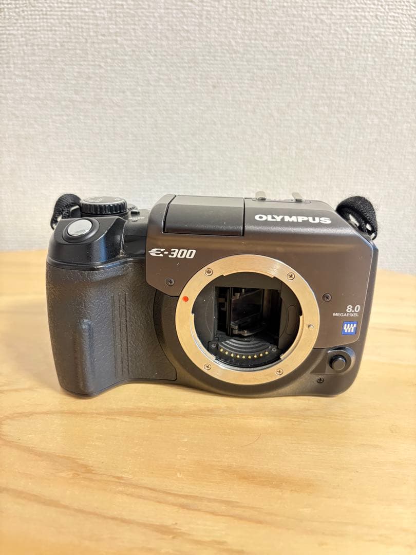 OLYMPUS E-300 デジタル一眼レフカメラ 本体
