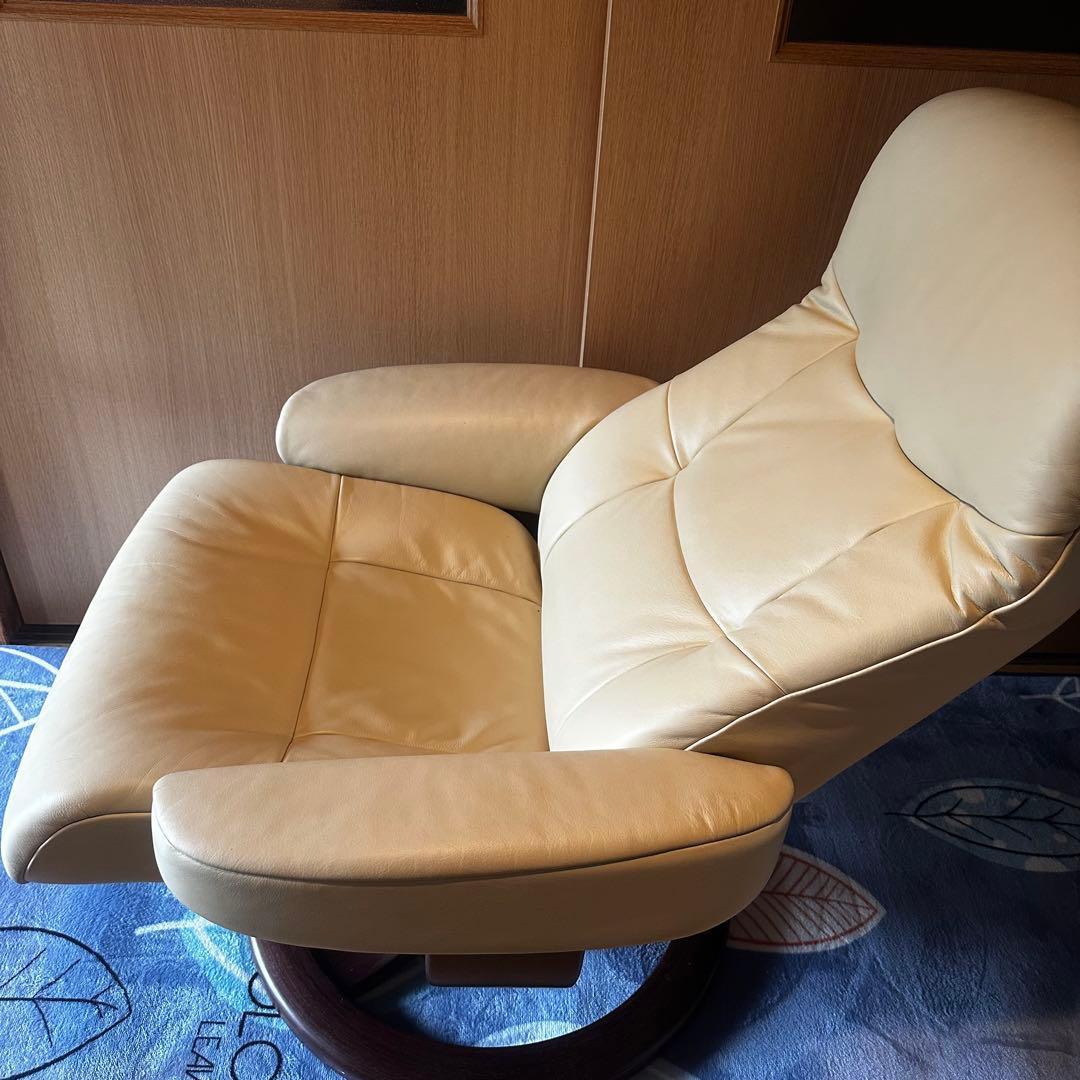 シモンズ正規品　リクライニングチェア　215Rベースチェア　バニラ色