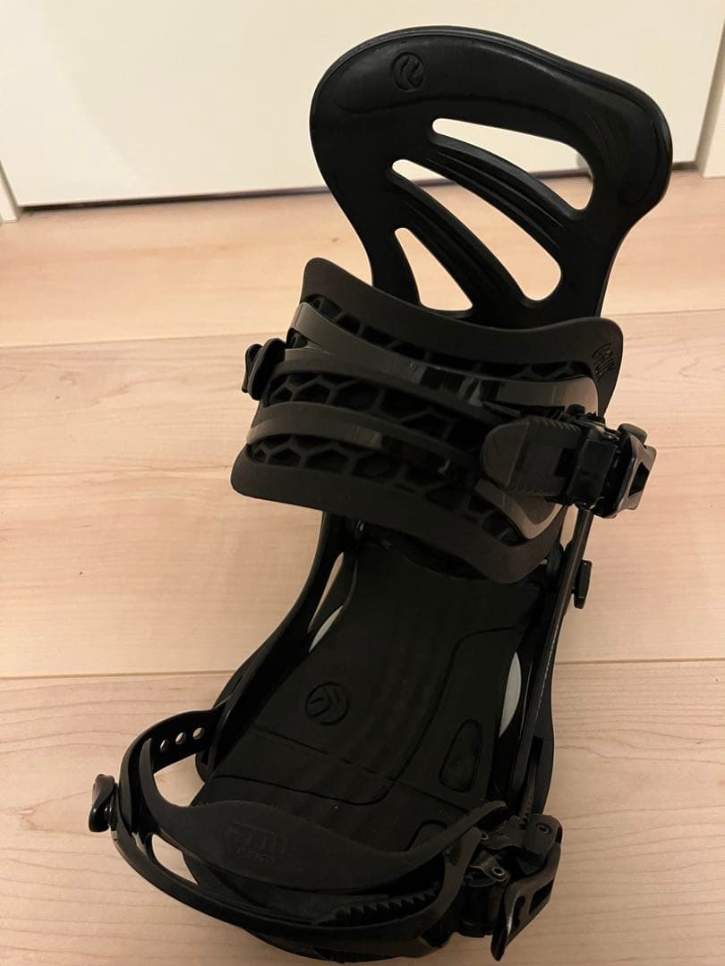 FLUX ビンディング　ブラック