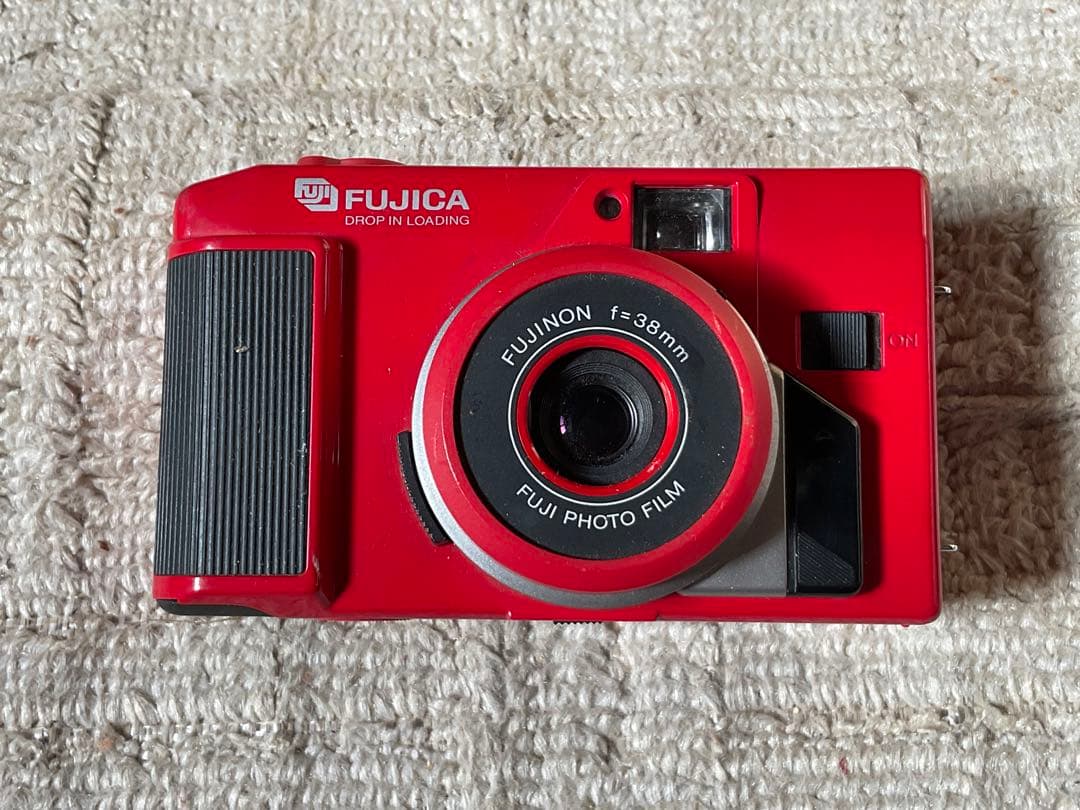 フジカ／DL-20。シャア専用フイルムカメラ。【作動確認済み　カバー説明書無し】