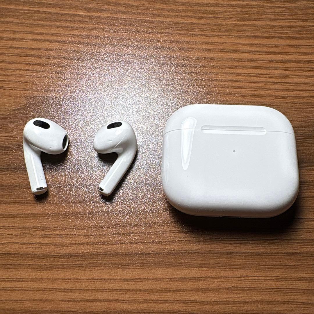 Apple AirPods 3 本体 充電ケース付き 付属品あり