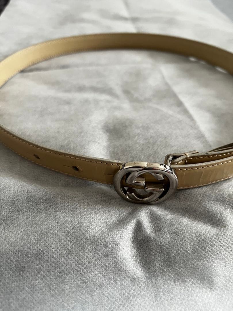GUCCI ベージュレザーベルト GGロゴ 70/28