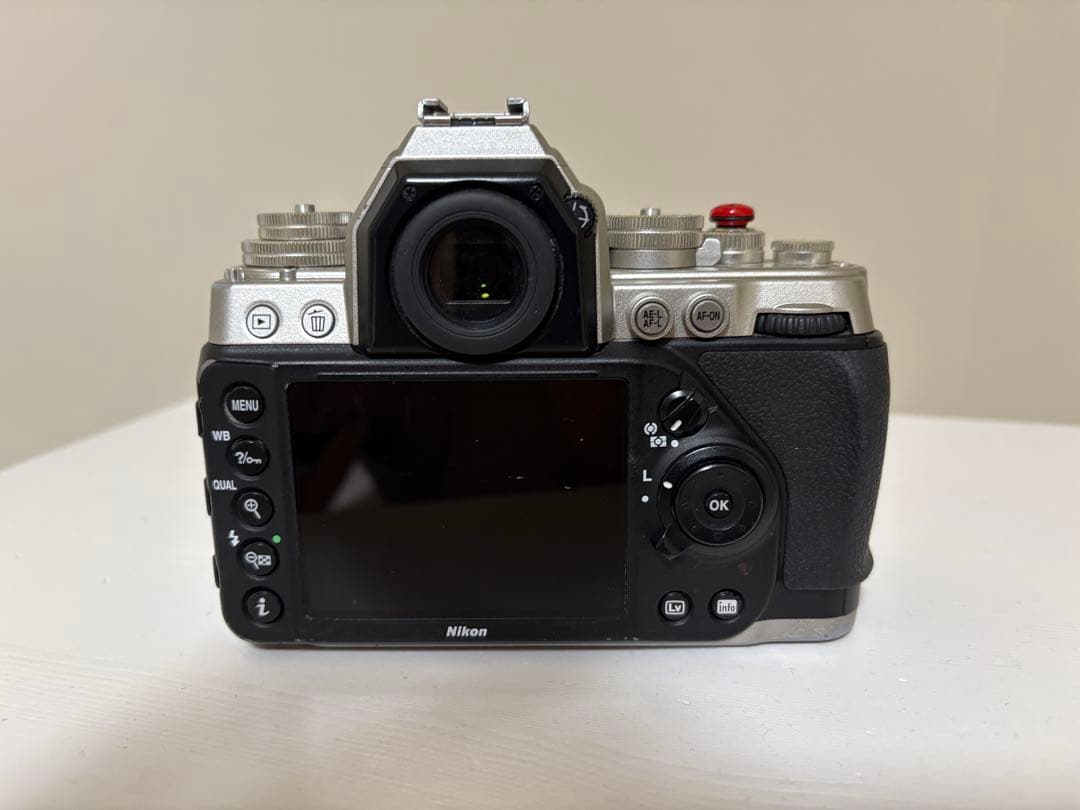 Nikon Dｆデジタル一眼レフ シルバー