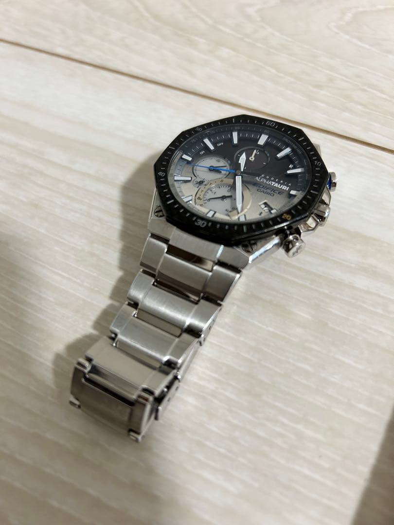 EDIFICE EQB-1100AT-2AJR アルファタウリ　F1 時計