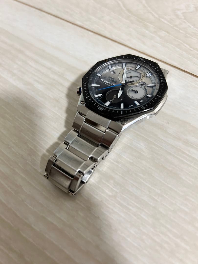 EDIFICE EQB-1100AT-2AJR アルファタウリ　F1 時計