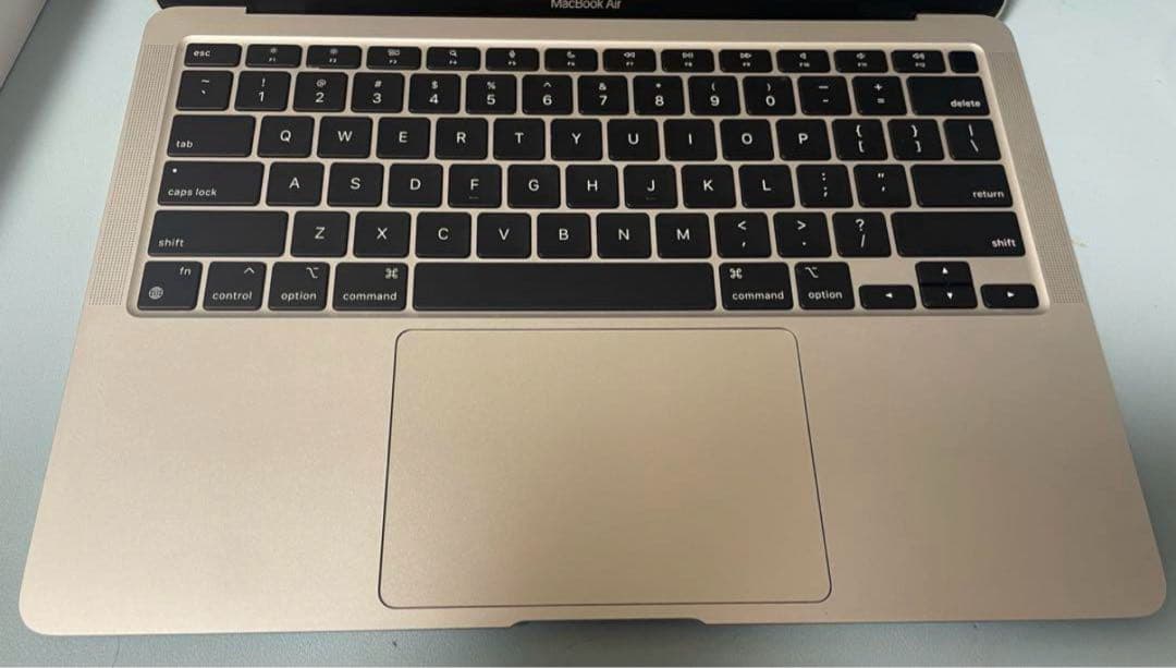 美品 Apple MacBook Air M1 8GB RAM / US配列