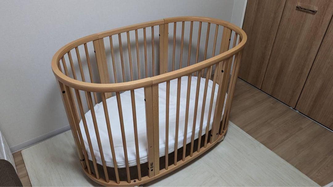 パトリック　STOKKE ストッケ　スリーピー　楕円形ベビーベッド