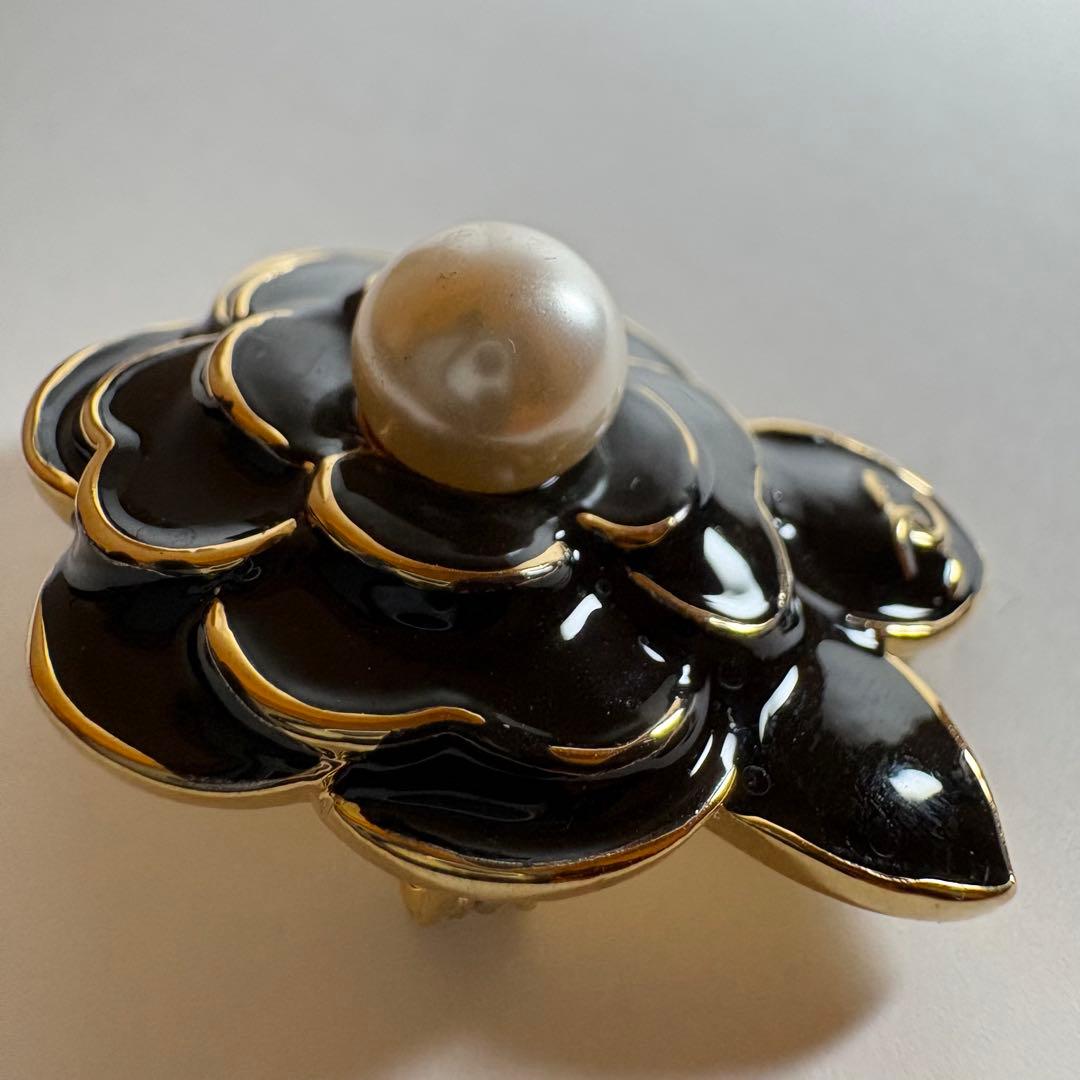 CHANEL シャネル　ブローチ　カメリア　花　ヴィンテージ　バラ　ピンバッジ