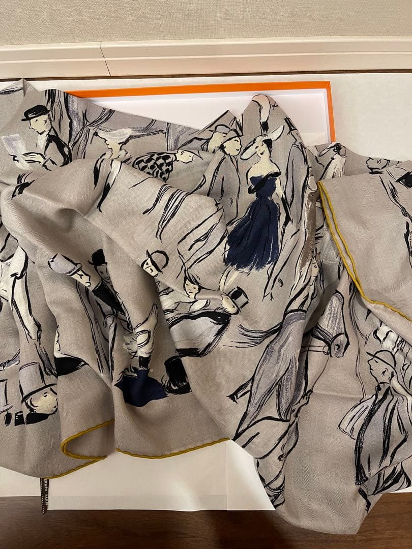 『新品』Hermès カレジアン（パドック） ストール❣️グレー色２０２５ＡＷ