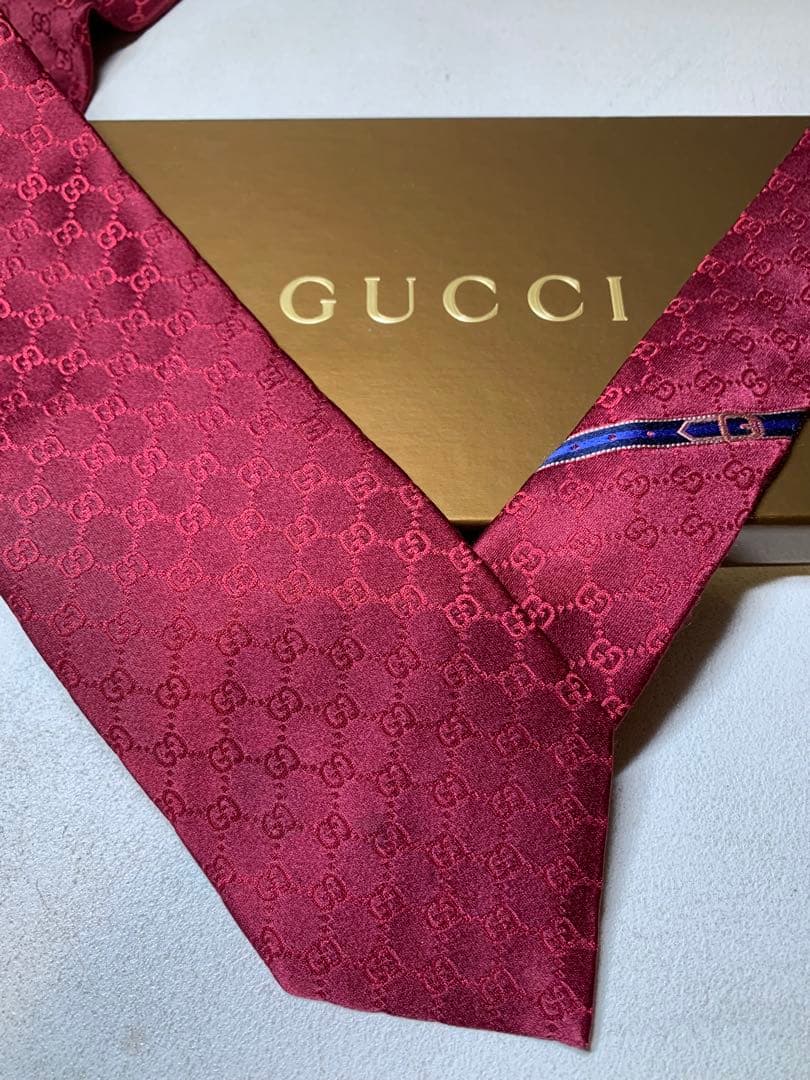 【新品未使用】GUCCI バーガンディ GGパターン ネクタイ　赤系