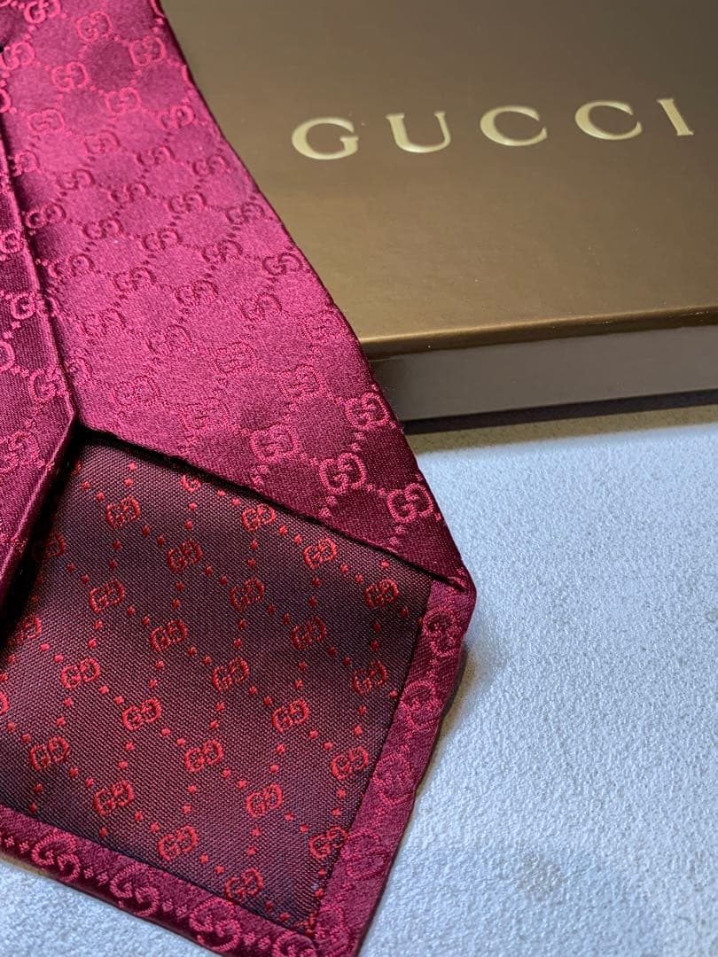 【新品未使用】GUCCI バーガンディ GGパターン ネクタイ　赤系