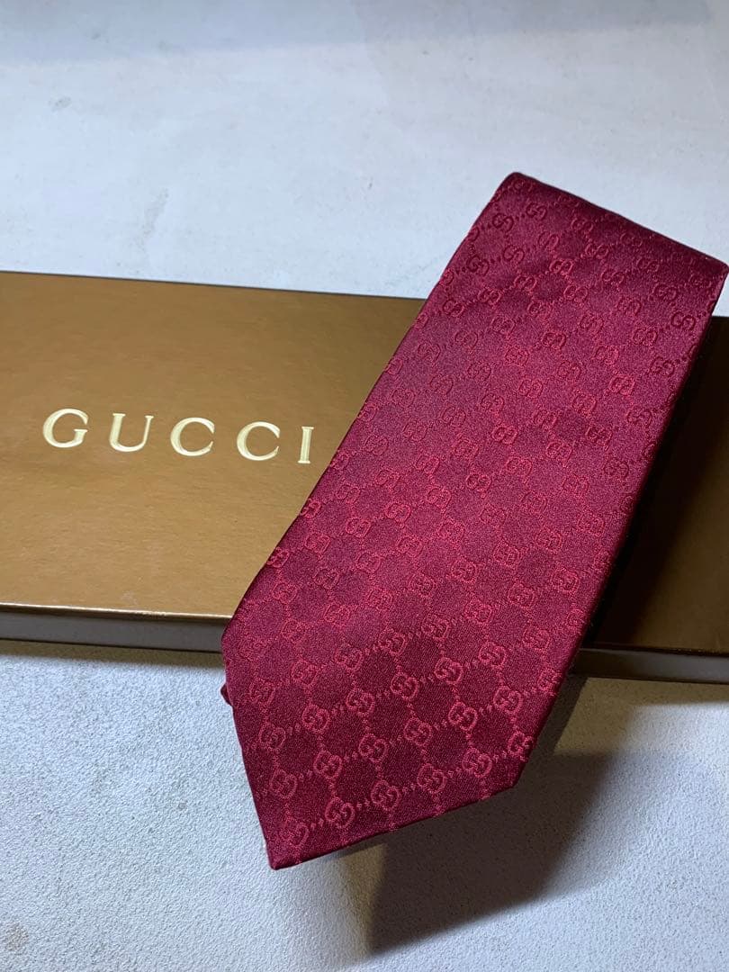 【新品未使用】GUCCI バーガンディ GGパターン ネクタイ　赤系