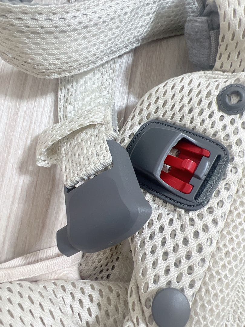 ベビービョルン　抱っこ紐 ハーモニー　クリーム