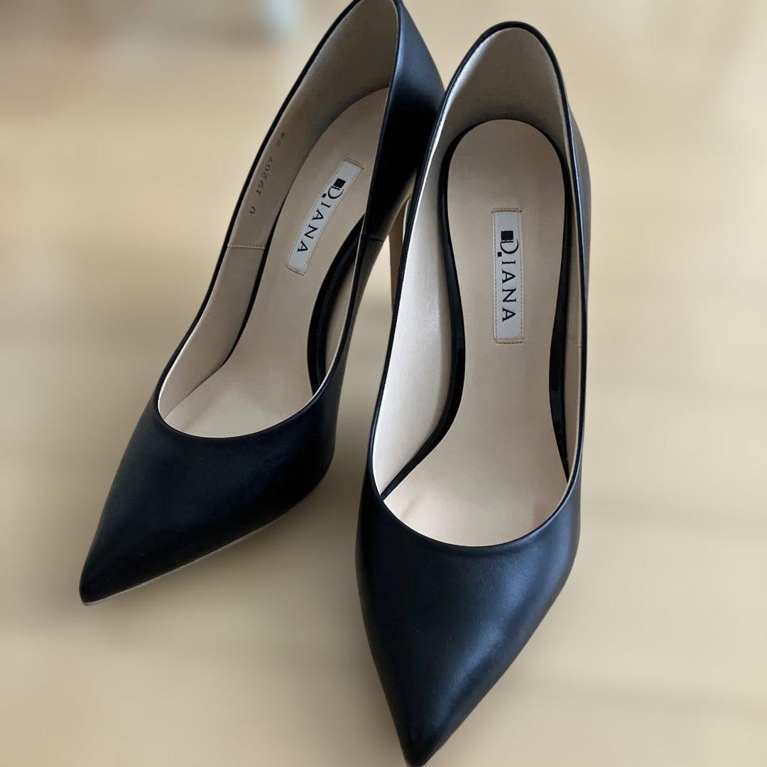 DIANA ブラック ポインテッドトゥ ハイヒール