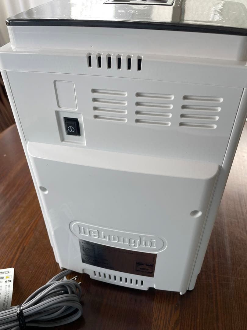 DeLonghi デロンギ マグニフィカS コーヒーマシン ECAM22112W