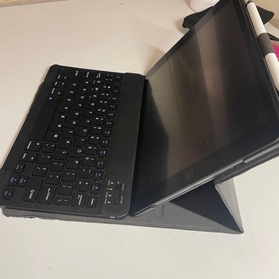 iPad第7世代32G Wi-Fi　Apple Pencil＋keybood