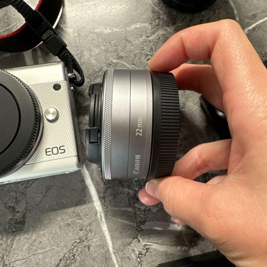 Canon キャノン EOS M100 ホワイト 箱無し　美品