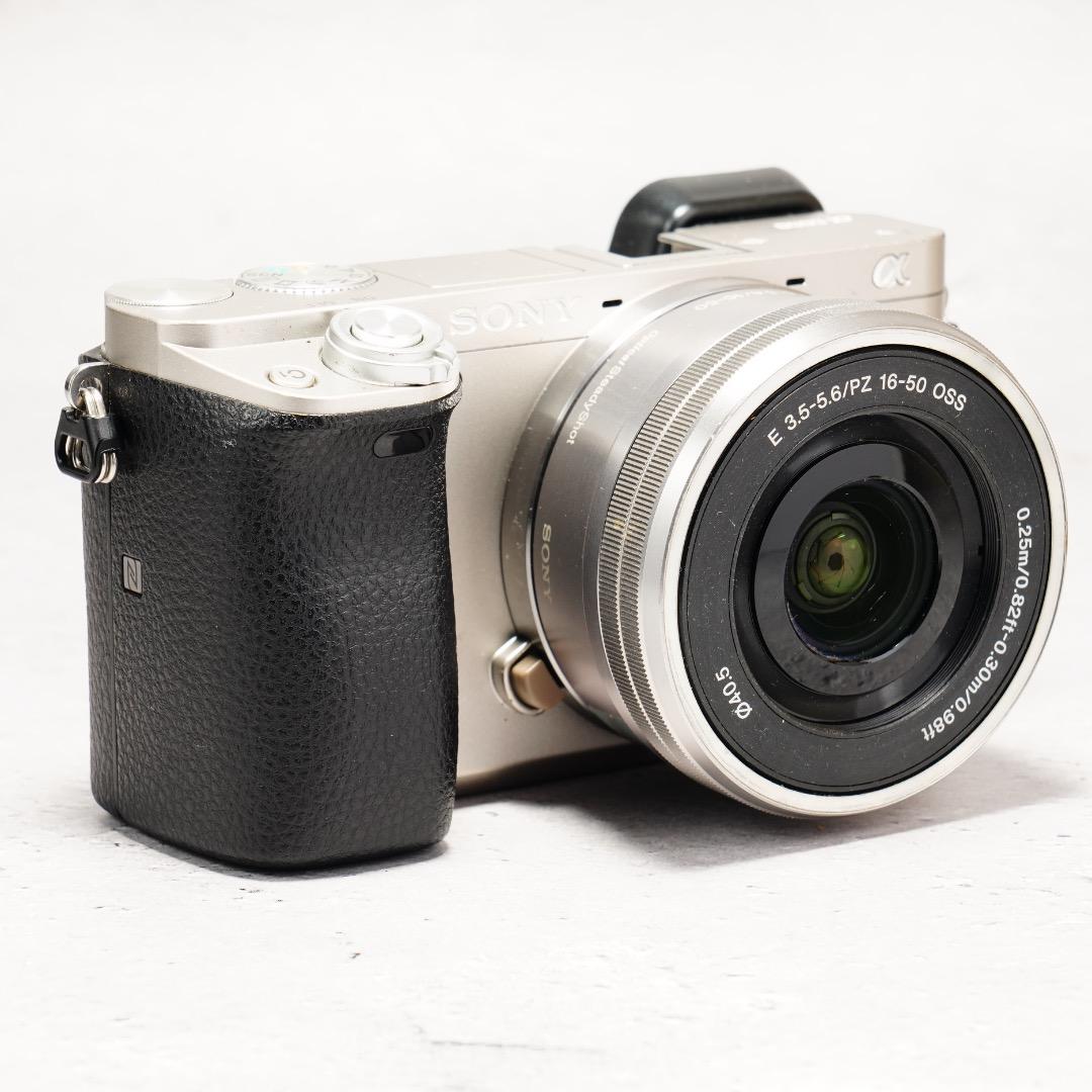 SONY α6000 パワーズームレンズキット シルバー カメラバッグ付 動作◎