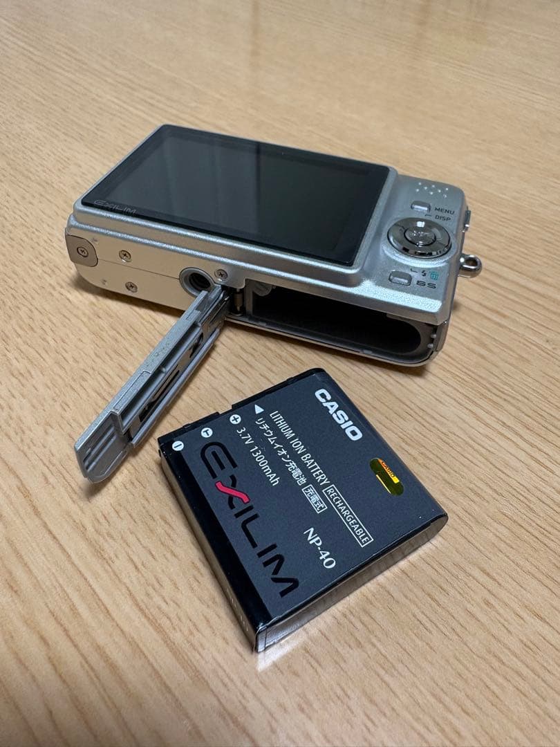 【ぼん】 CASIO EXILIM 10.1メガピクセル デジタルカメラ