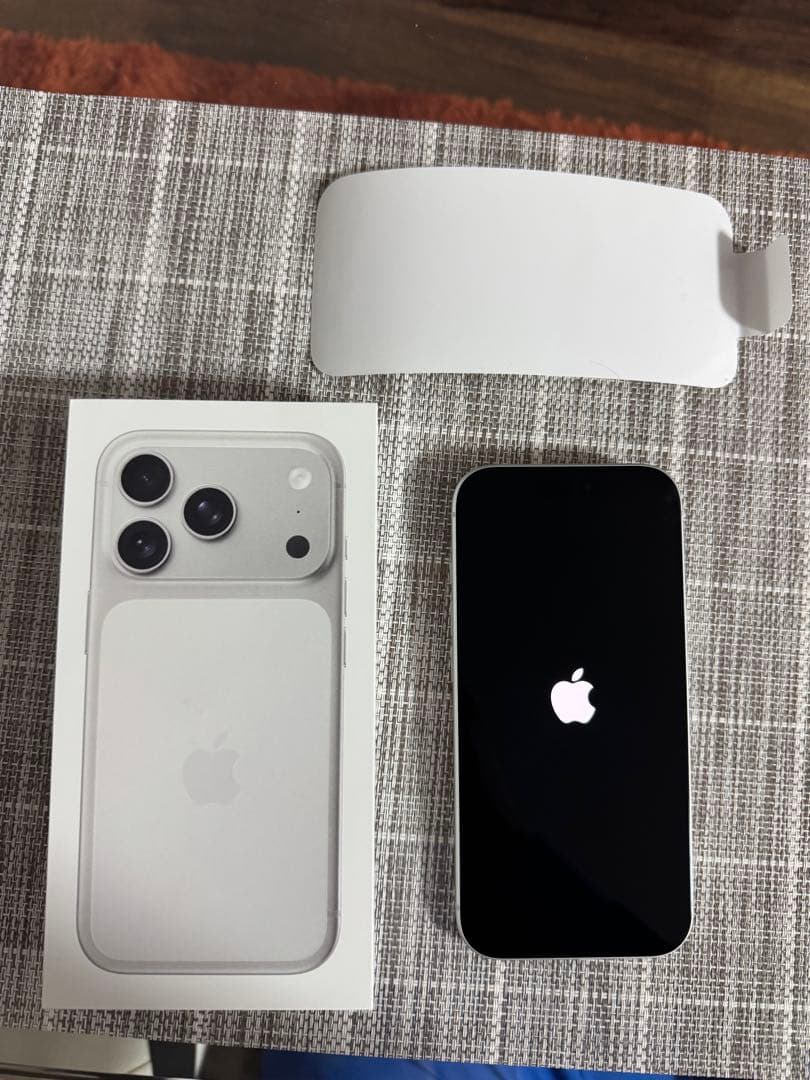 iPhone17pro シルバー　512GB