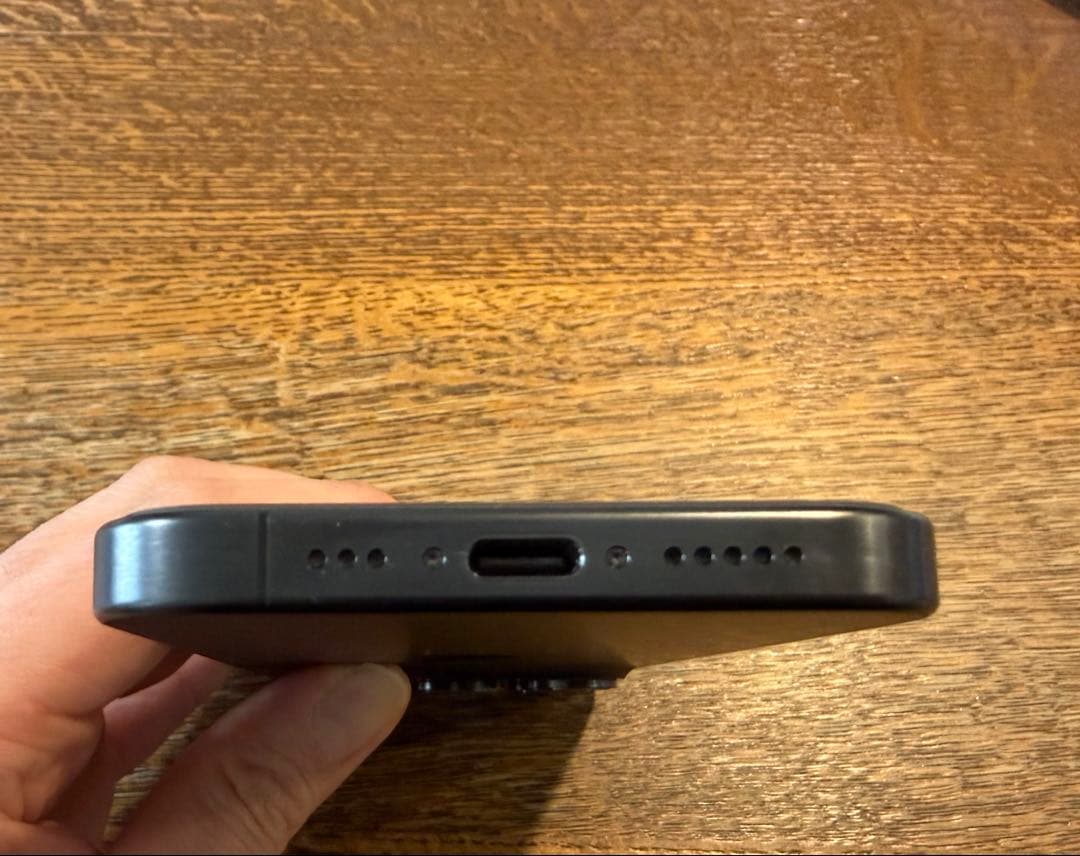 Apple iPhone 15 Pro ブラックチタニウム