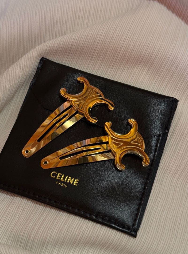 あにー@‼️ CELINE ゴールド ヘアクリップ
