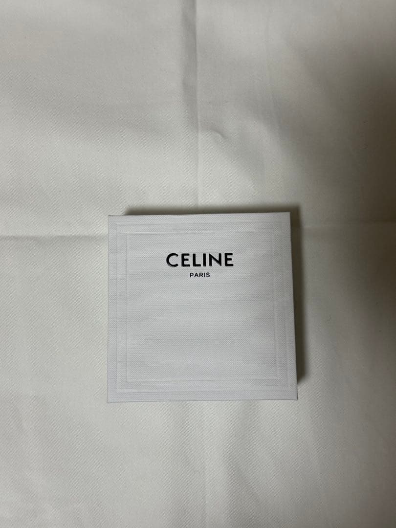 あにー@‼️ CELINE ゴールド ヘアクリップ