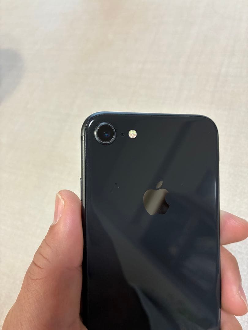 美品 iPhone 8 ブラック本体 バッテリー77% 64GB