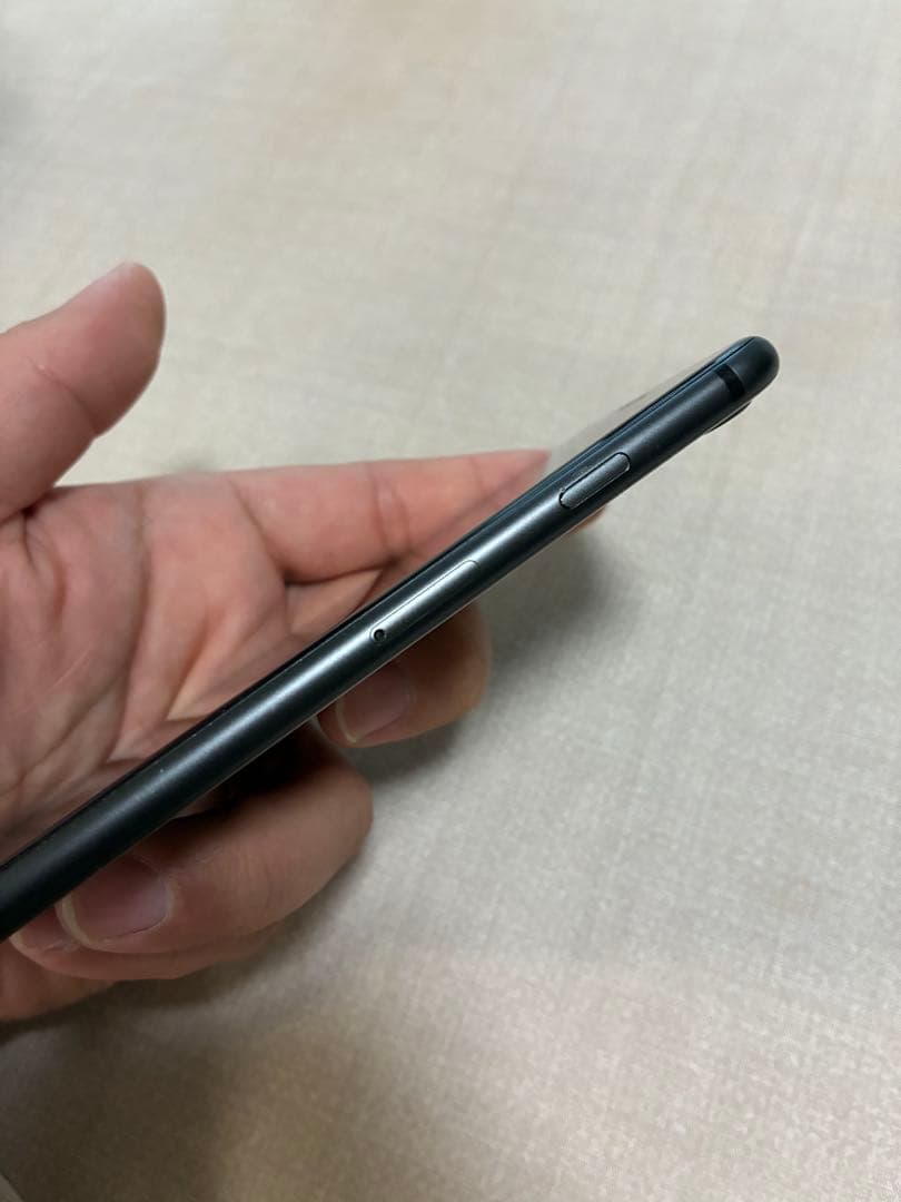 美品 iPhone 8 ブラック本体 バッテリー77% 64GB