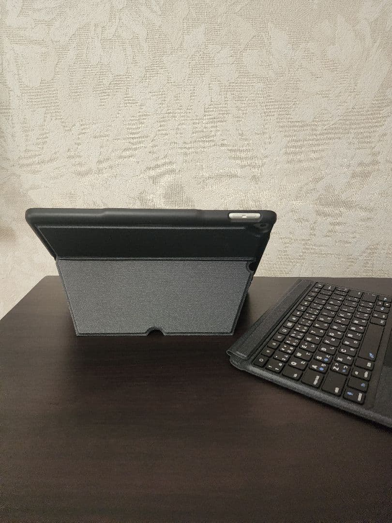 iPad（第9世代）本体 シルバー Wi-Fiモデル 64GB　セット　おまけ