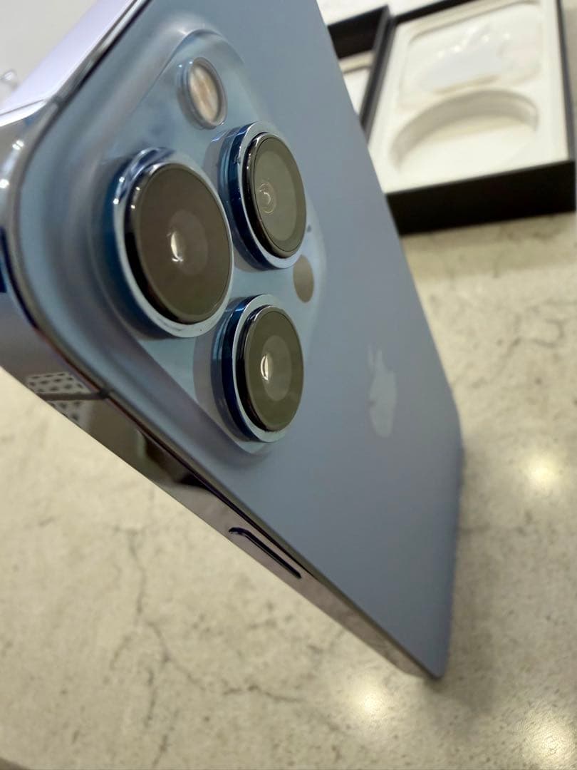 iPhone 13 Pro シエラブルー 256GB アメリカで購入