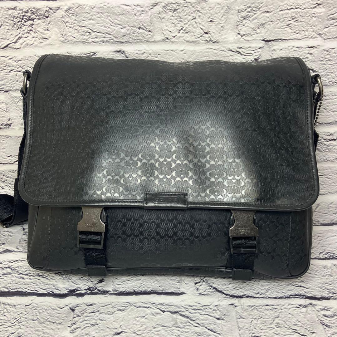 美品 コーチ ヘリテージ シグネチャー メッセンジャーバッグ ブラック A4可