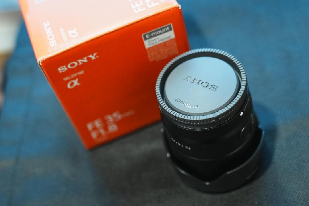 新品同様 SONY 35mm F1.8 SEL35F18F フルサイズ