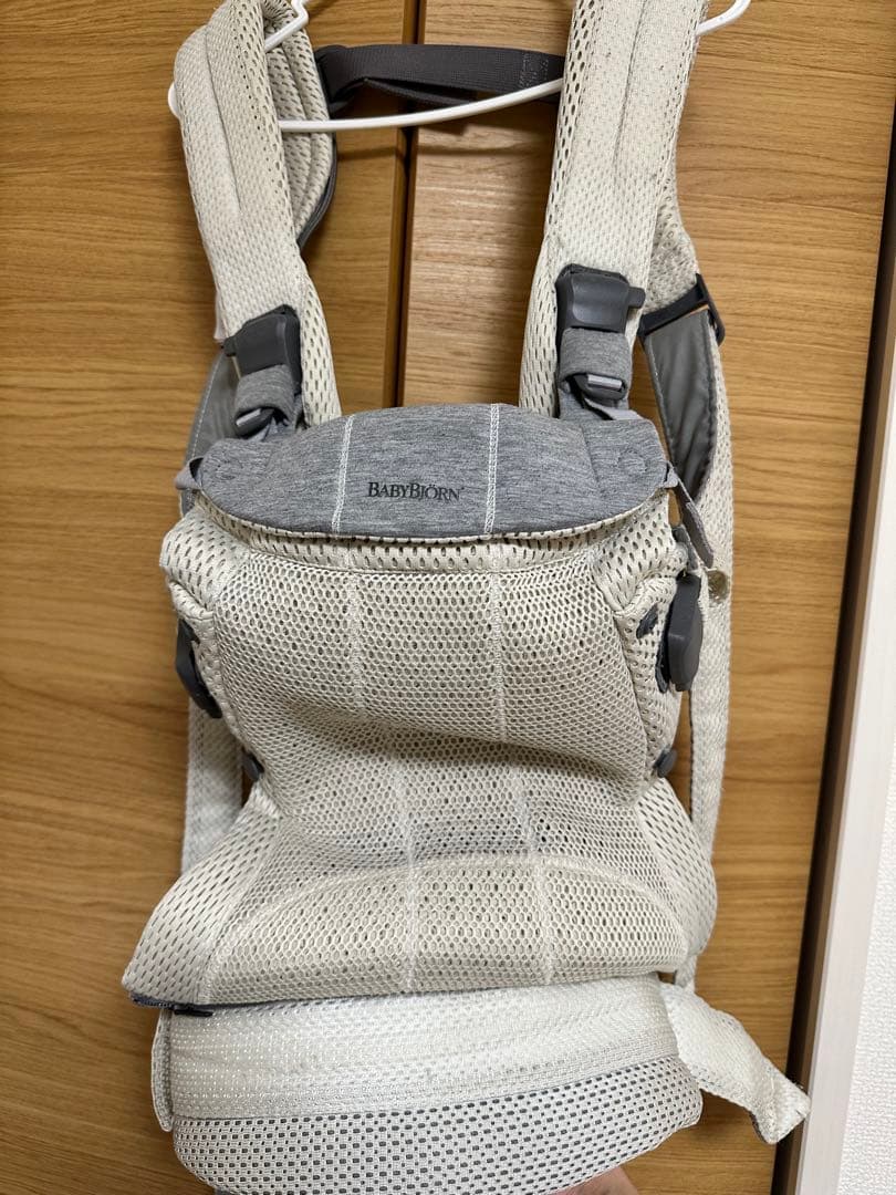 ベビーキャリア Harmony メッシュ クリーム